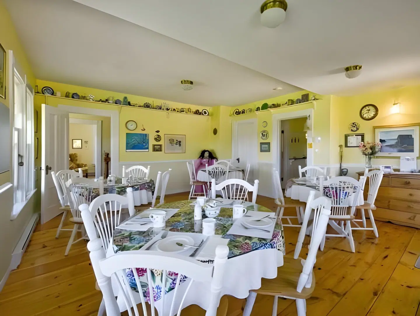 Bayview Pines Country Inn Apartments Restaurant