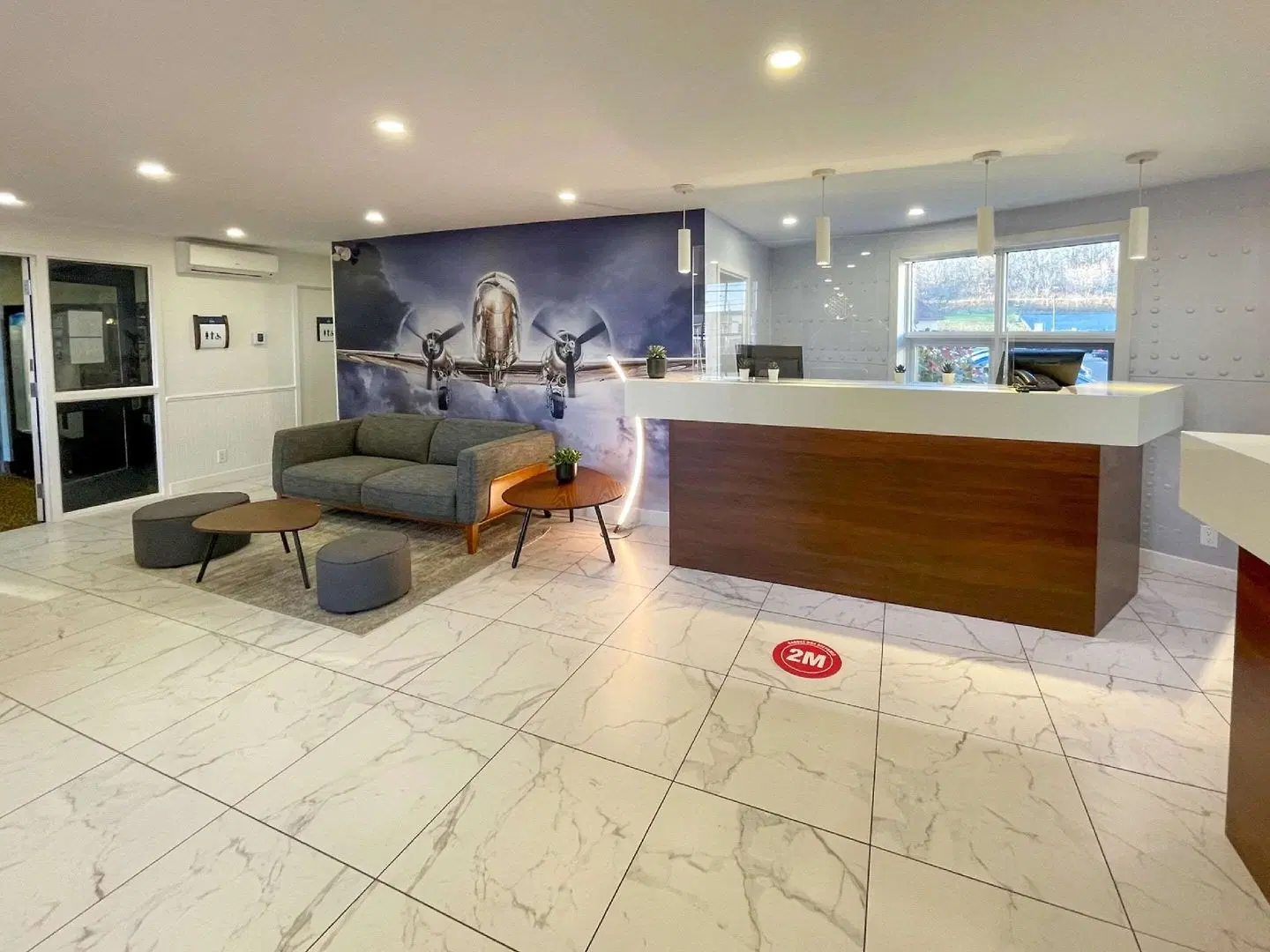 CLARION POINTE QUEBEC LOUNGE_LOBBY
