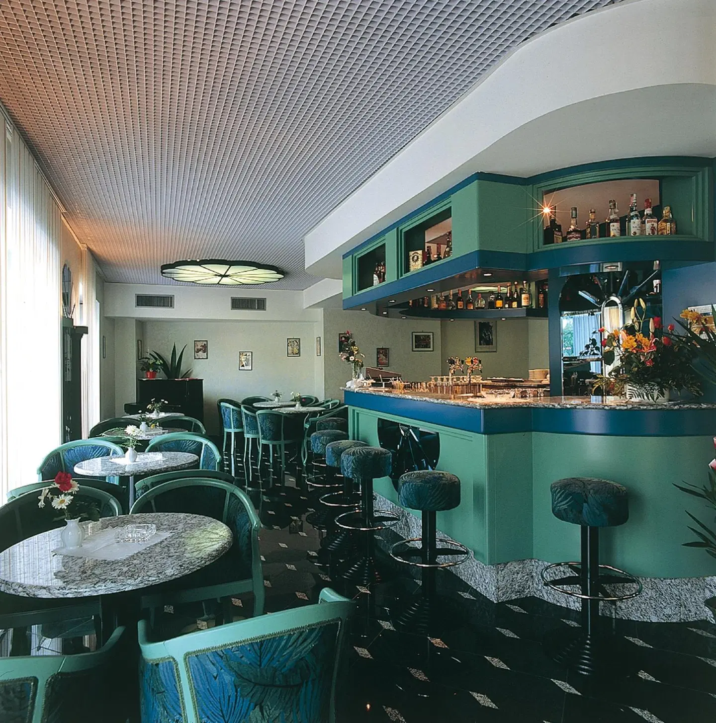 Hi Hotels Riva Bar