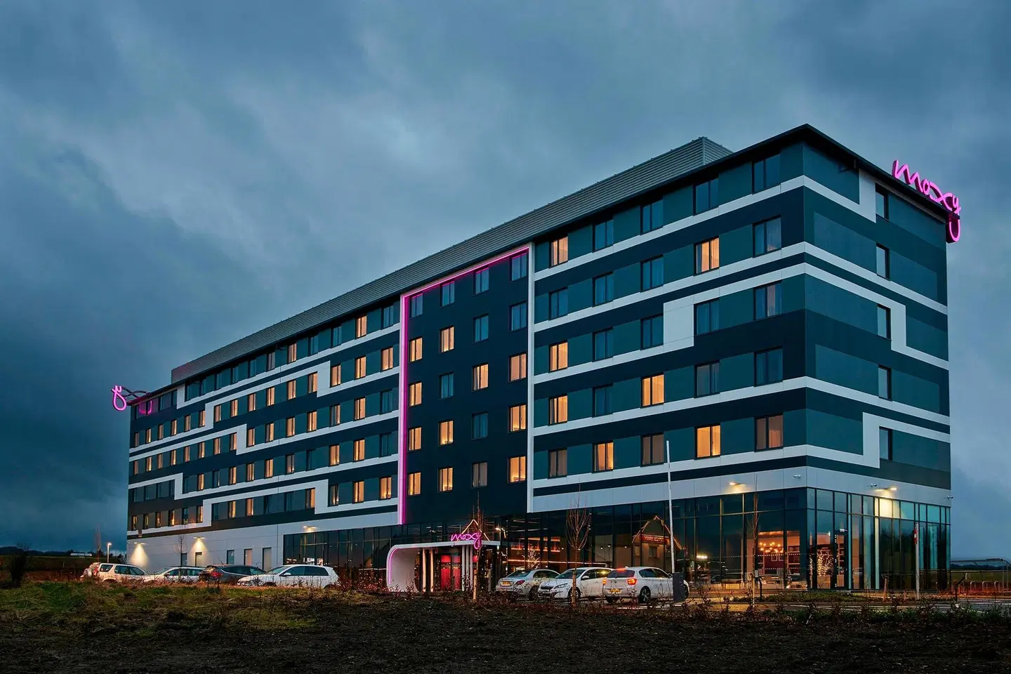 Moxy Aberdeen Airport EXTERIOR