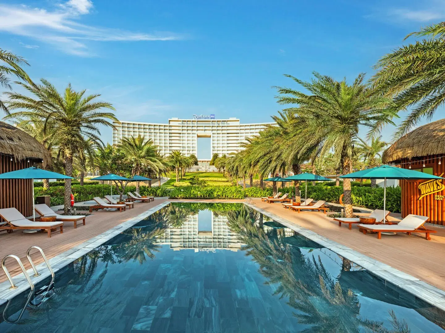 Radisson Blu Resort Cam Ranh OUTDOOR_POOL