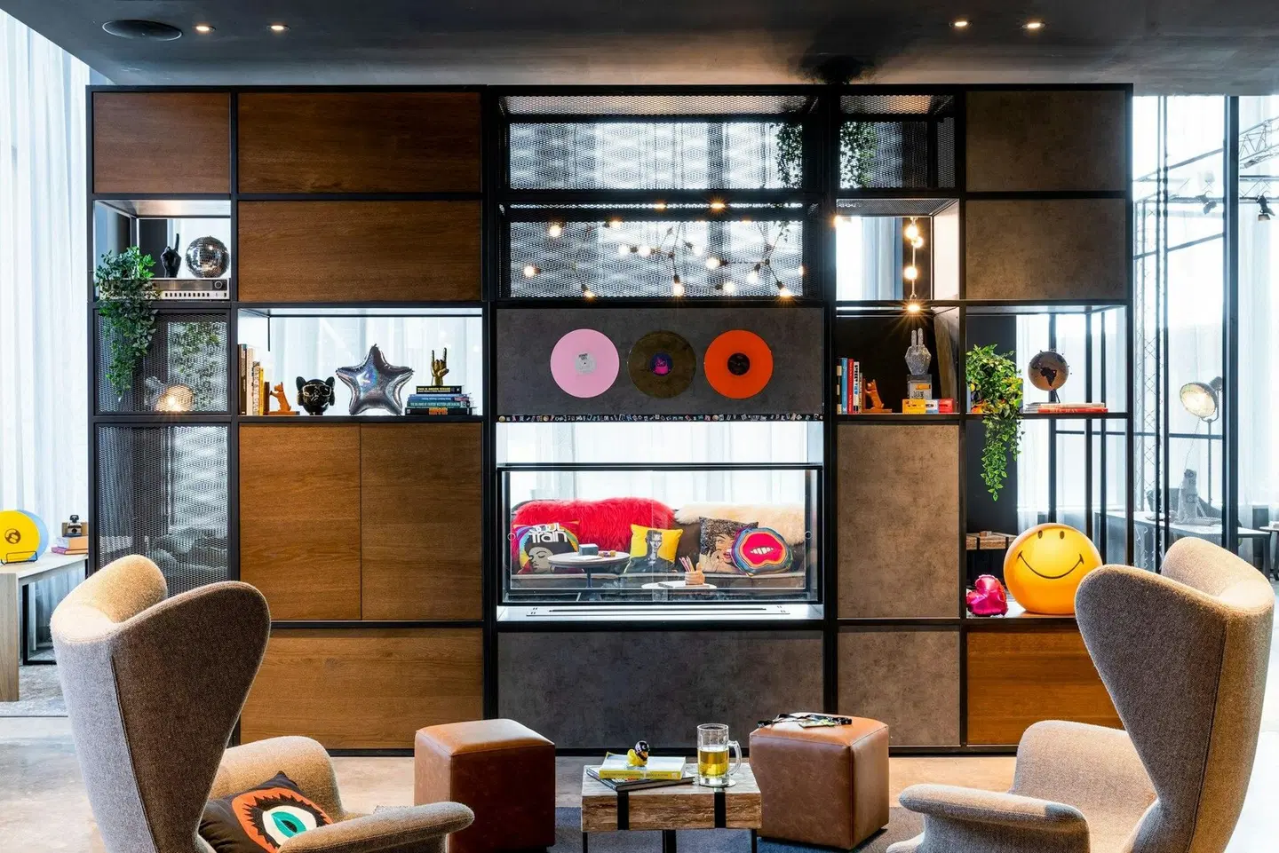 Moxy Glasgow SEC LOUNGE_LOBBY
