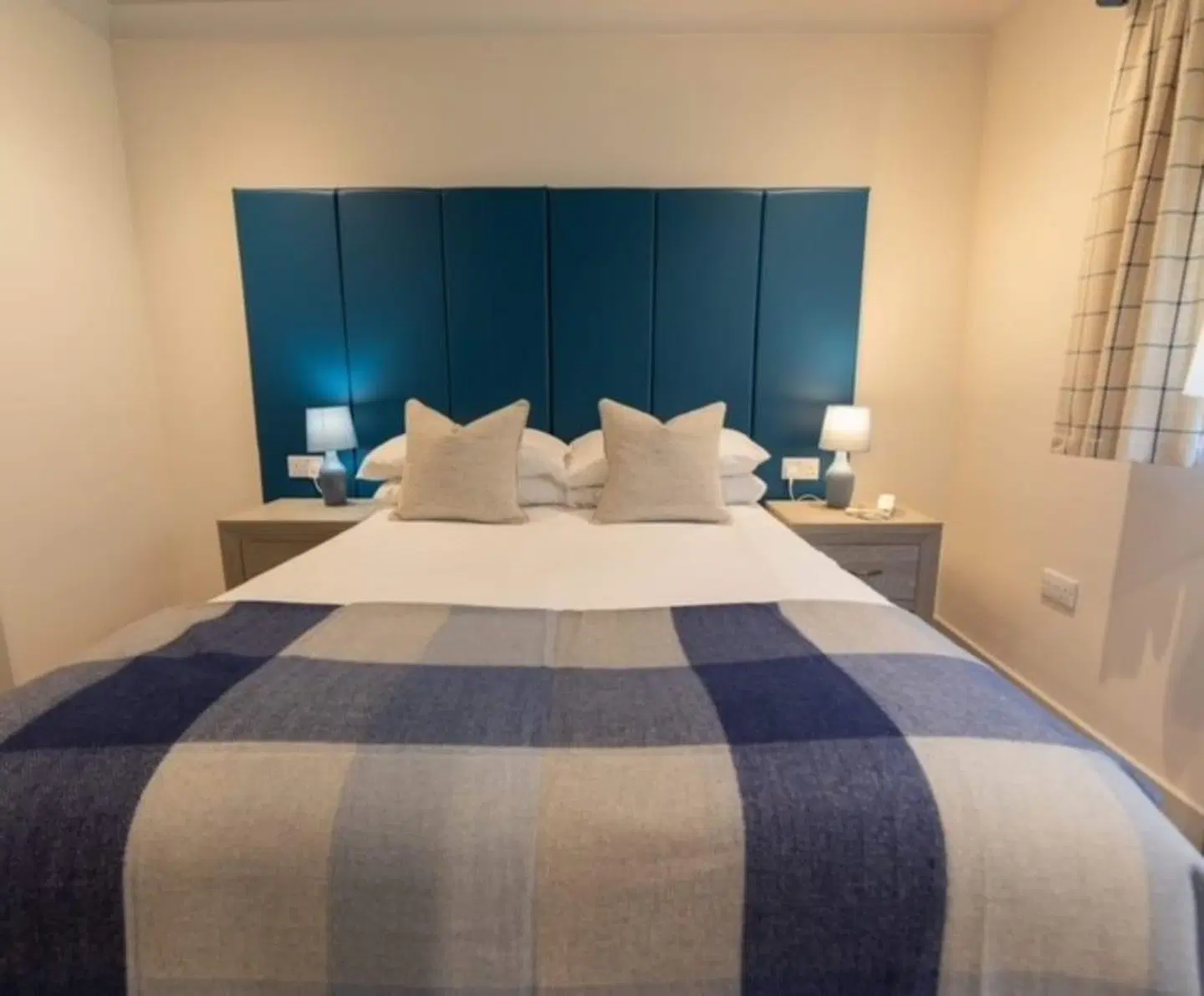 Loch Ness Clansman ROOM_EXAMPLE