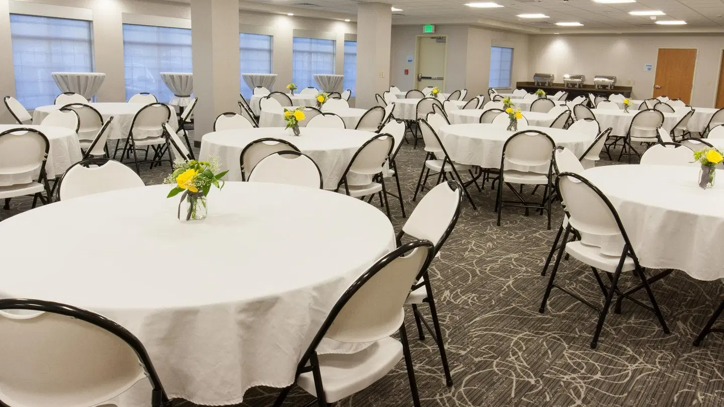 Holiday Inn Express & Suites Cheney by IHG Restaurant