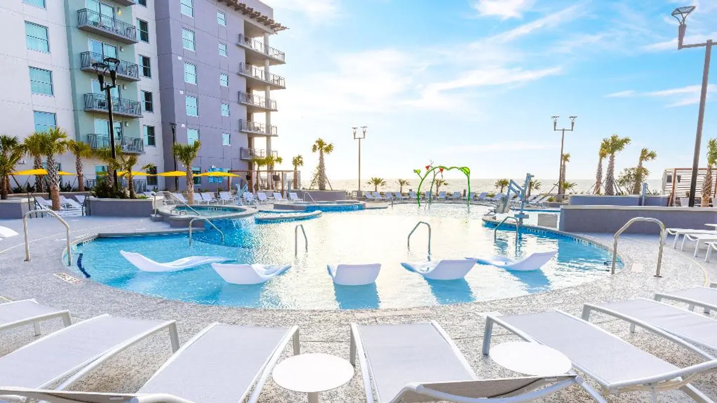 Holiday Inn Club Vacations Myrtle Beach Oceanfront by IHG OUTDOOR_POOL