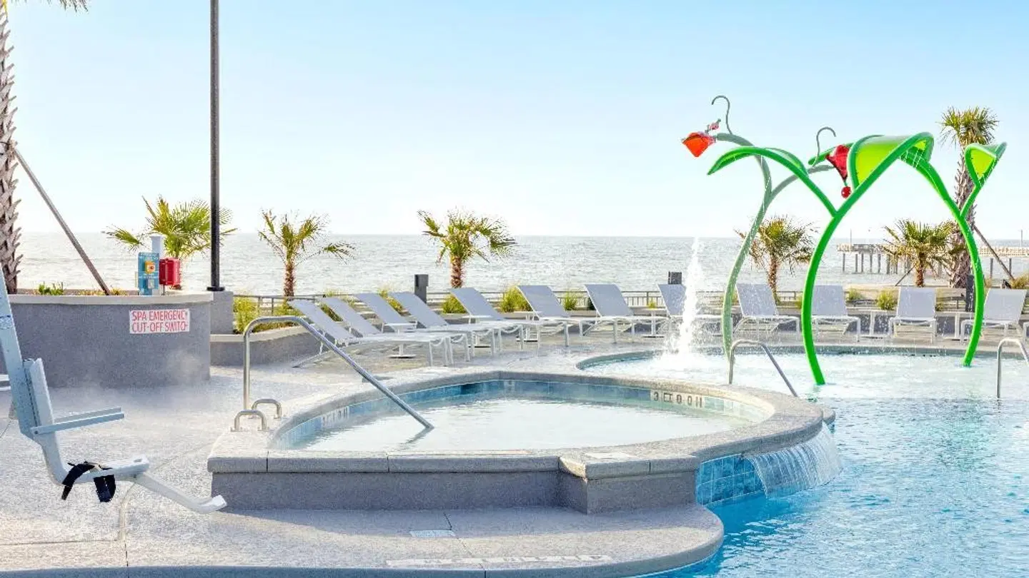 Holiday Inn Club Vacations Myrtle Beach Oceanfront by IHG OUTDOOR_POOL