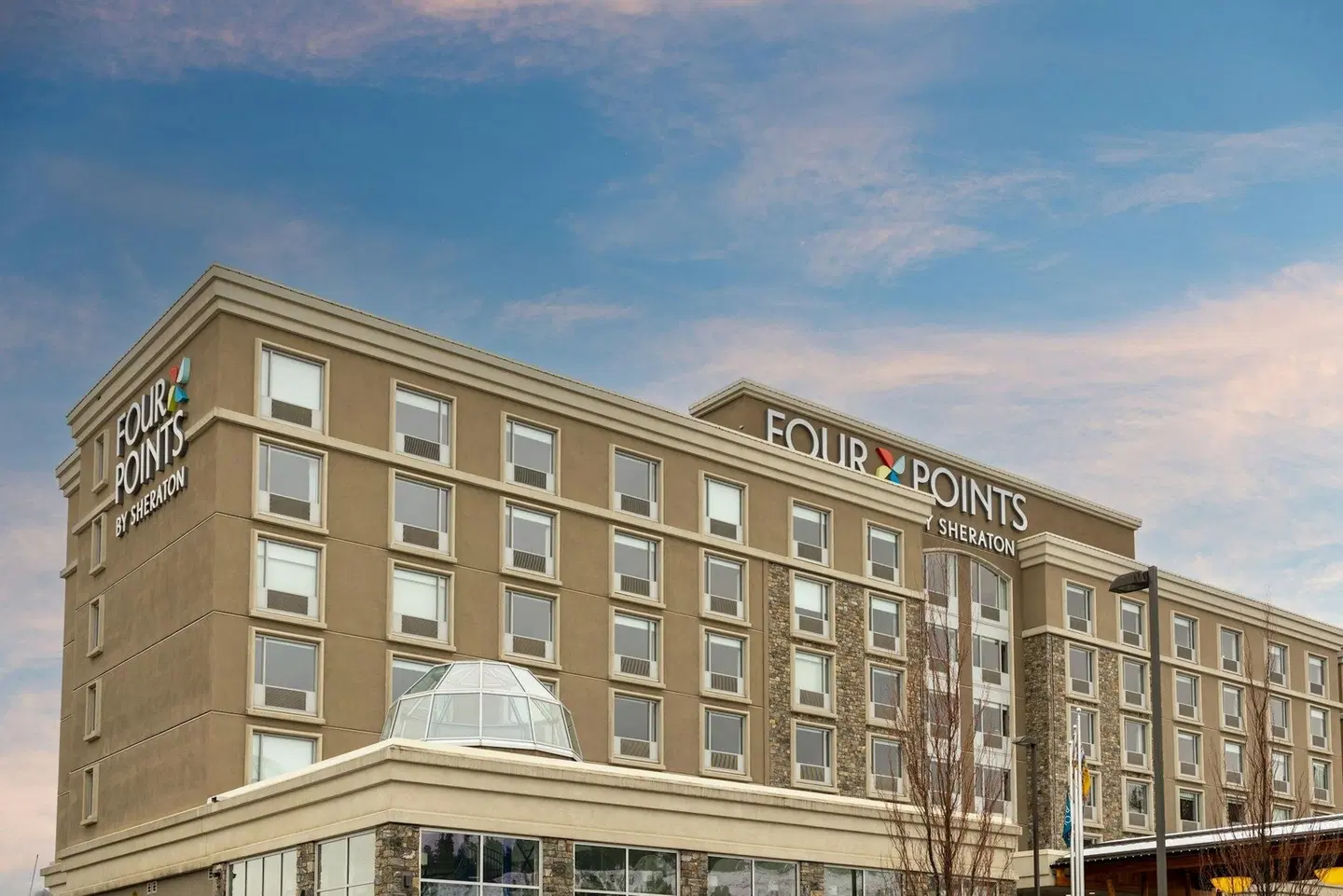 Four Points by Sheraton Kelowna Airport EXTERIOR