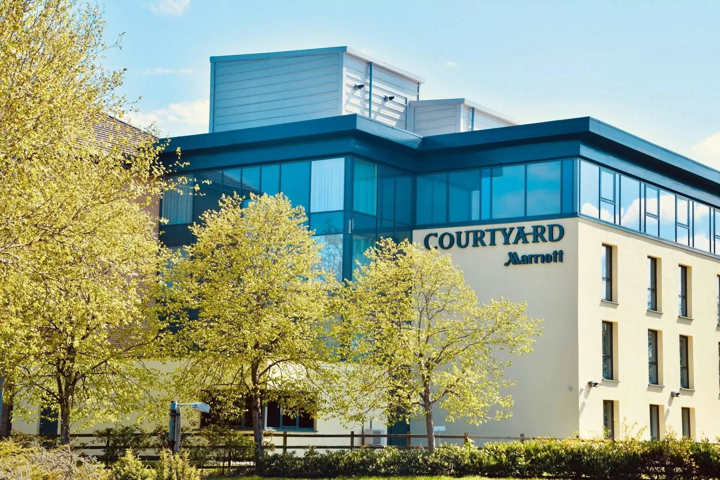 Courtyard by Marriott Glasgow Airport EXTERIOR
