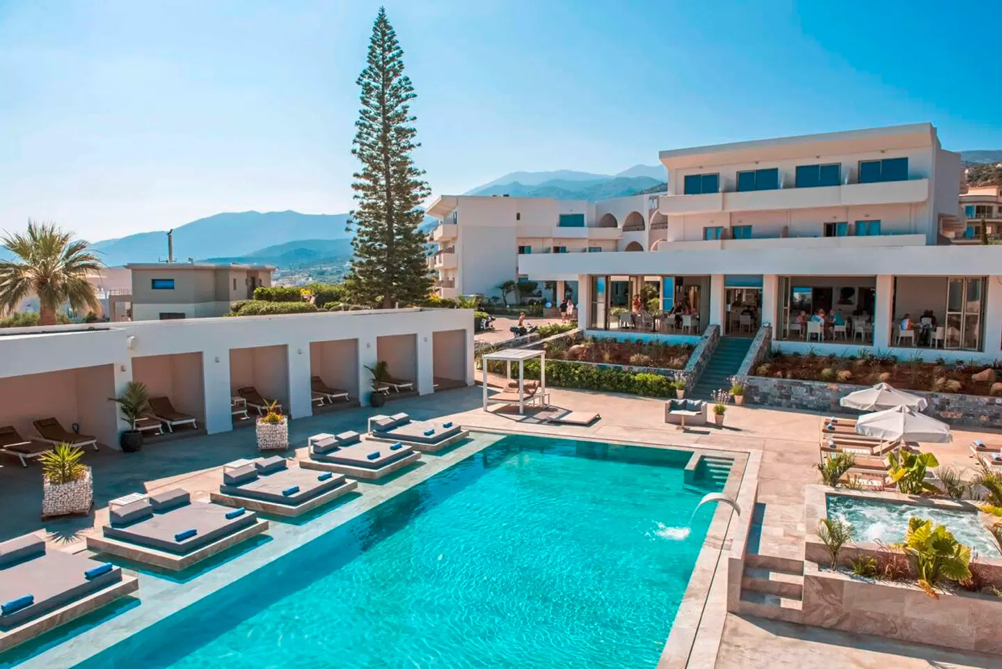 Matheo Villas & Suites OUTDOOR_POOL