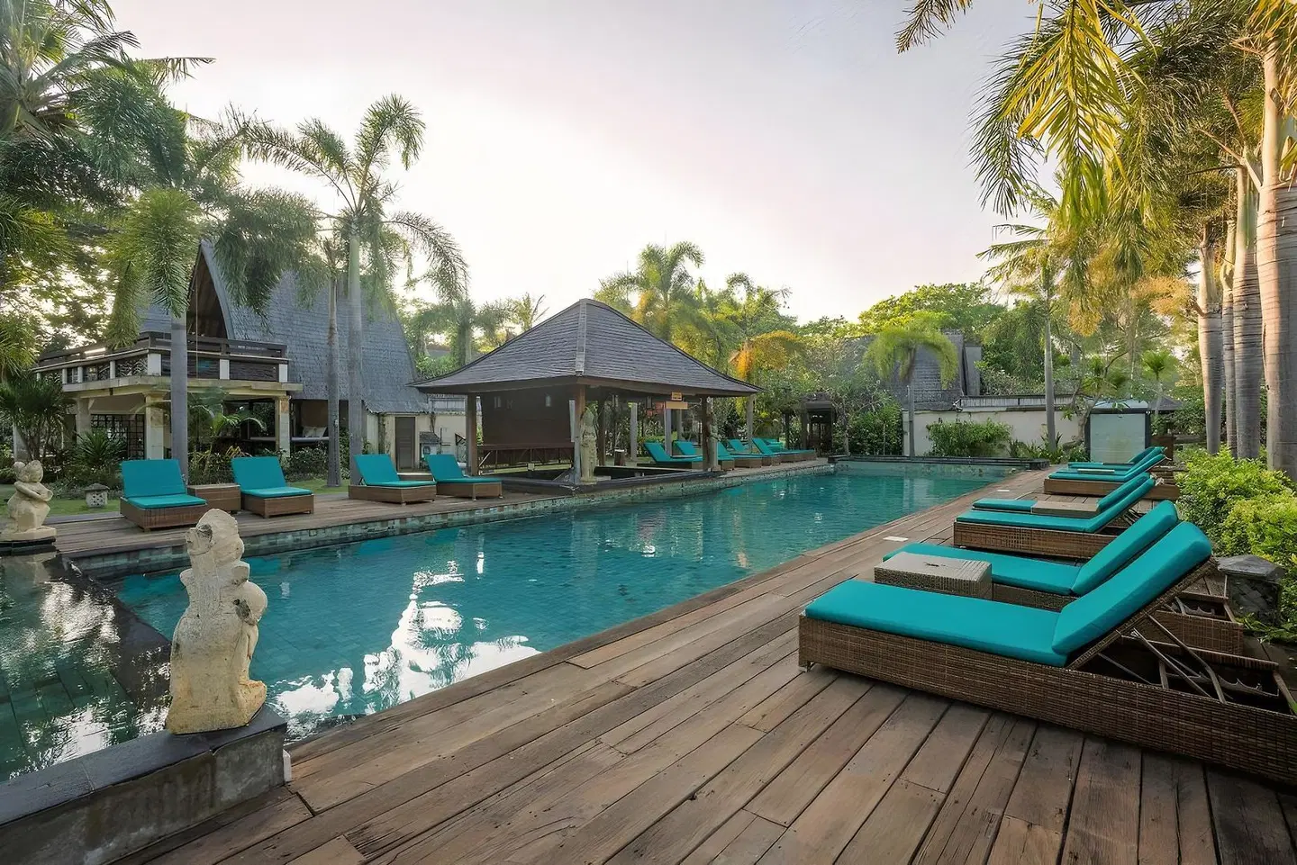 Hotel Vila Ombak OUTDOOR_POOL