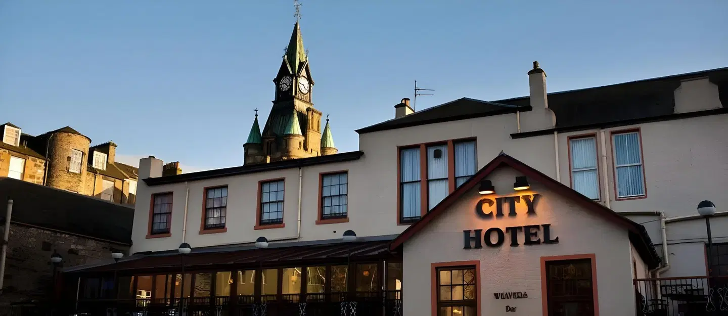 The City Hotel EXTERIOR