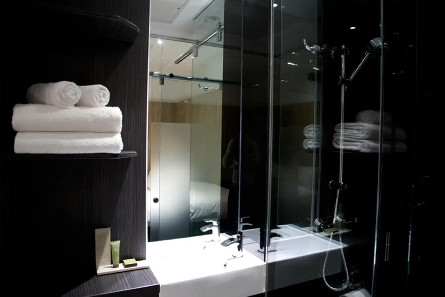 The Z Hotel Glasgow Badezimmer