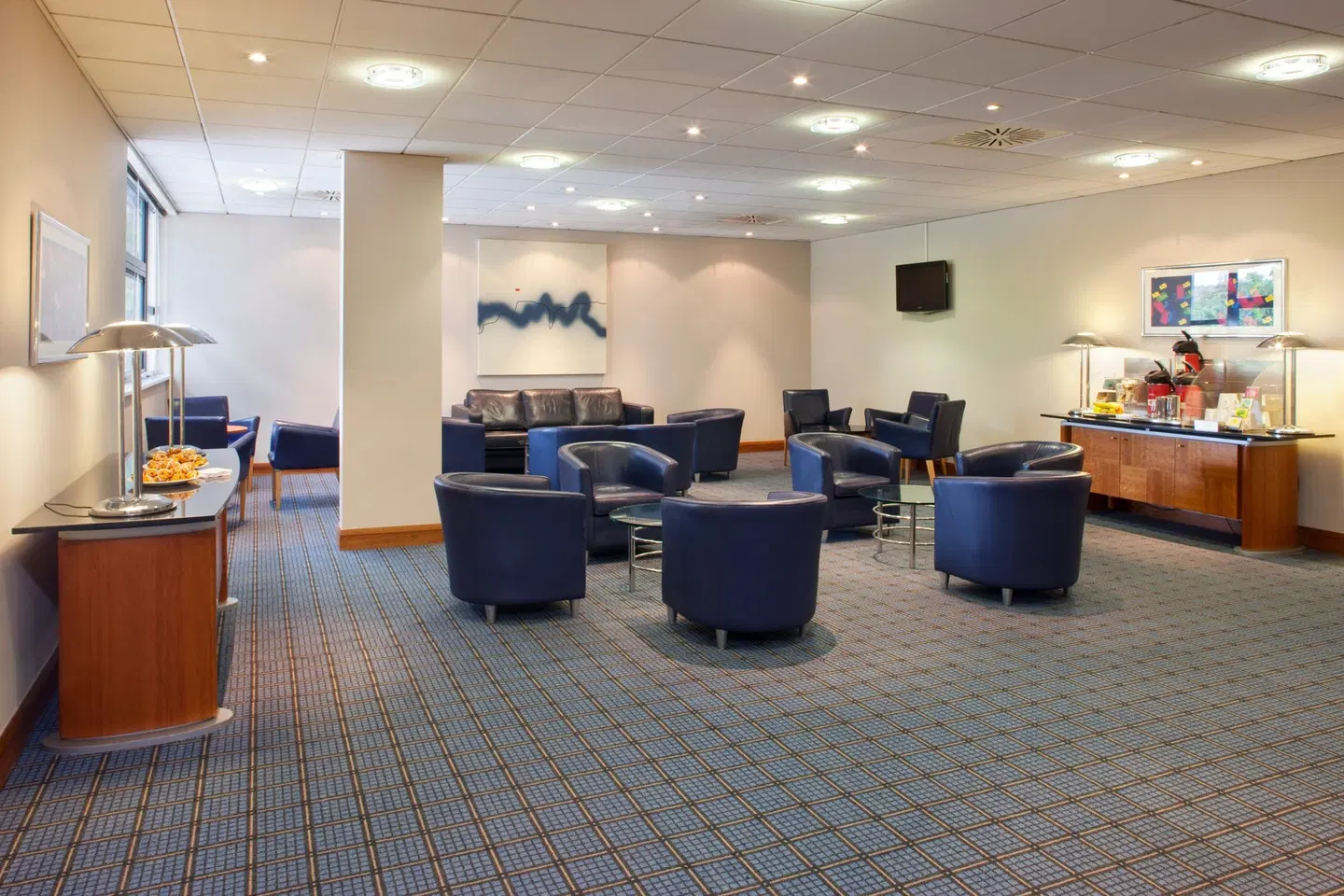 Holiday Inn Cardiff City Centre by IHG LOUNGE_LOBBY