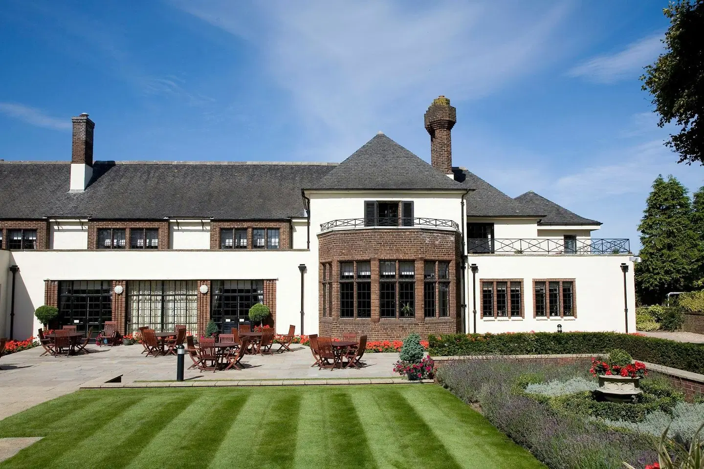 Western House Hotel EXTERIOR