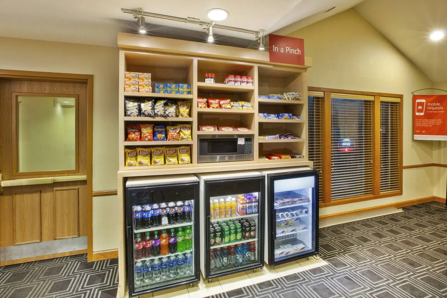 TownePlace Suites Detroit Sterling Heights Bar