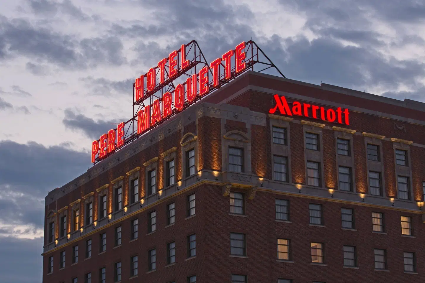 Peoria Marriott Pere Marquette EXTERIOR