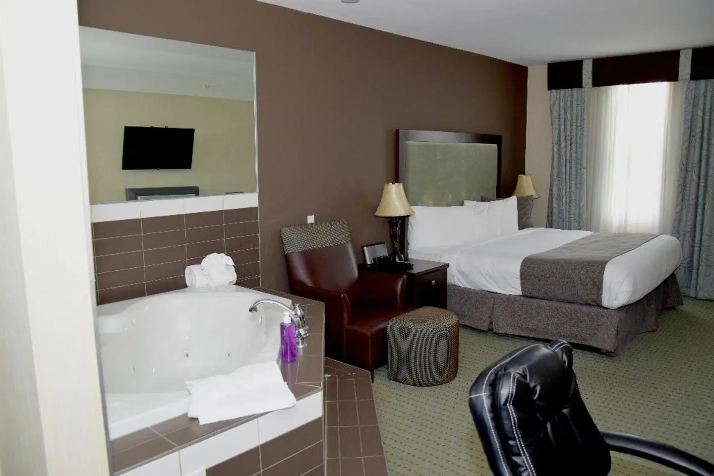 Coast Lethbridge Hotel & Conference Centre ROOM_EXAMPLE