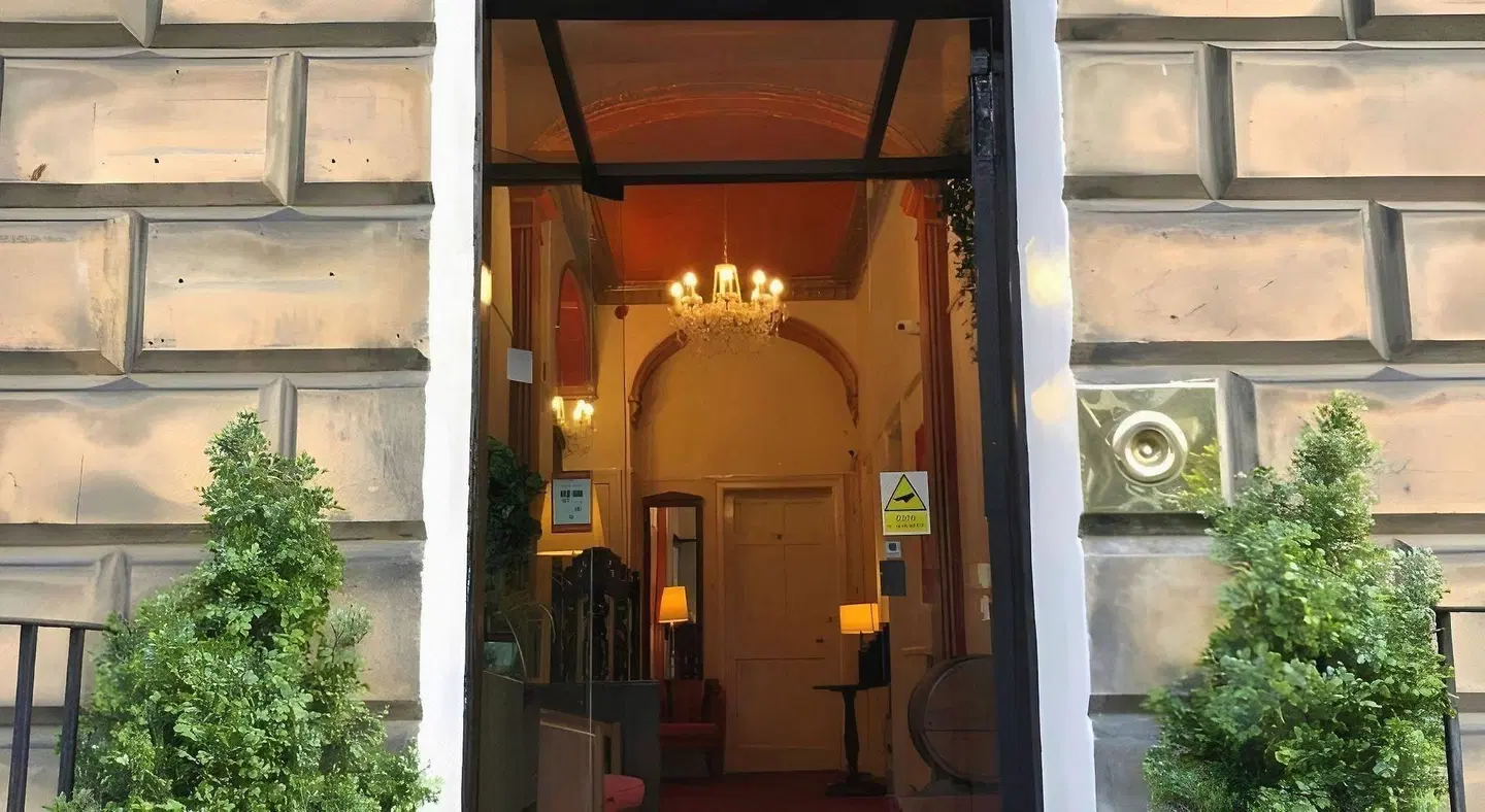 Caravel Guest House EXTERIOR