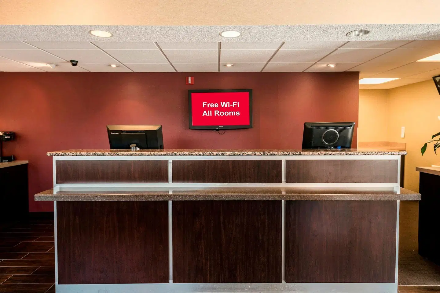 Red Roof Inn Rockford LOUNGE_LOBBY