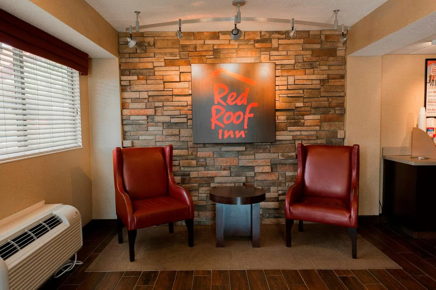 Red Roof Inn Rockford LOUNGE_LOBBY