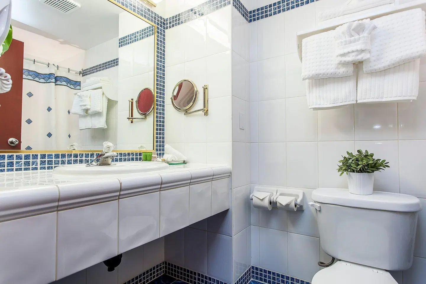 Le Nouvel Hotel & Spa Badezimmer