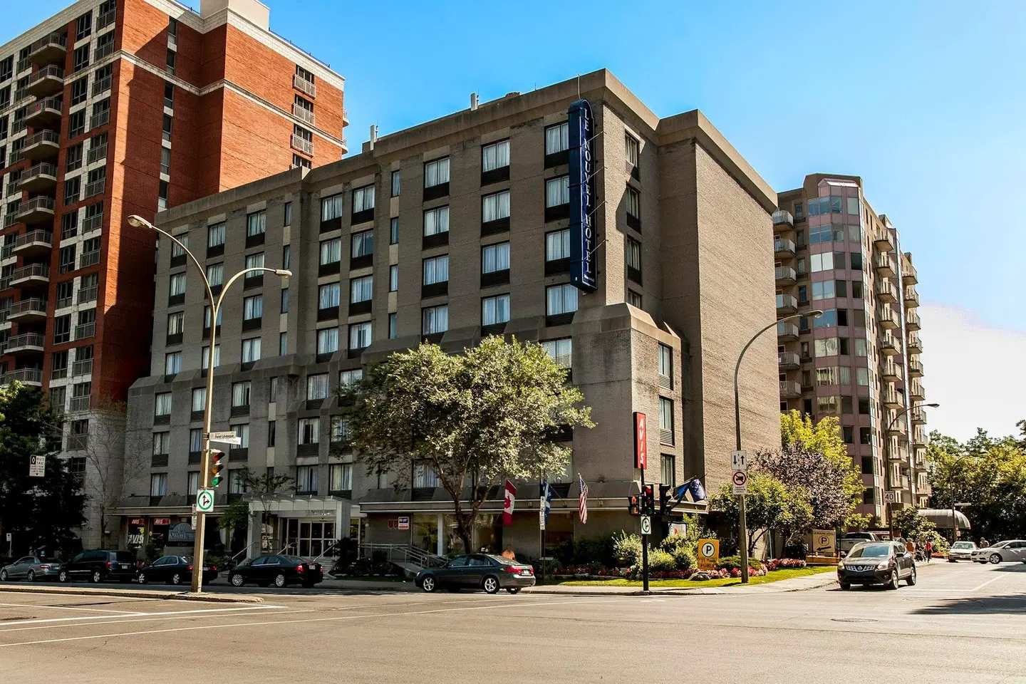 Le Nouvel Hotel & Spa EXTERIOR