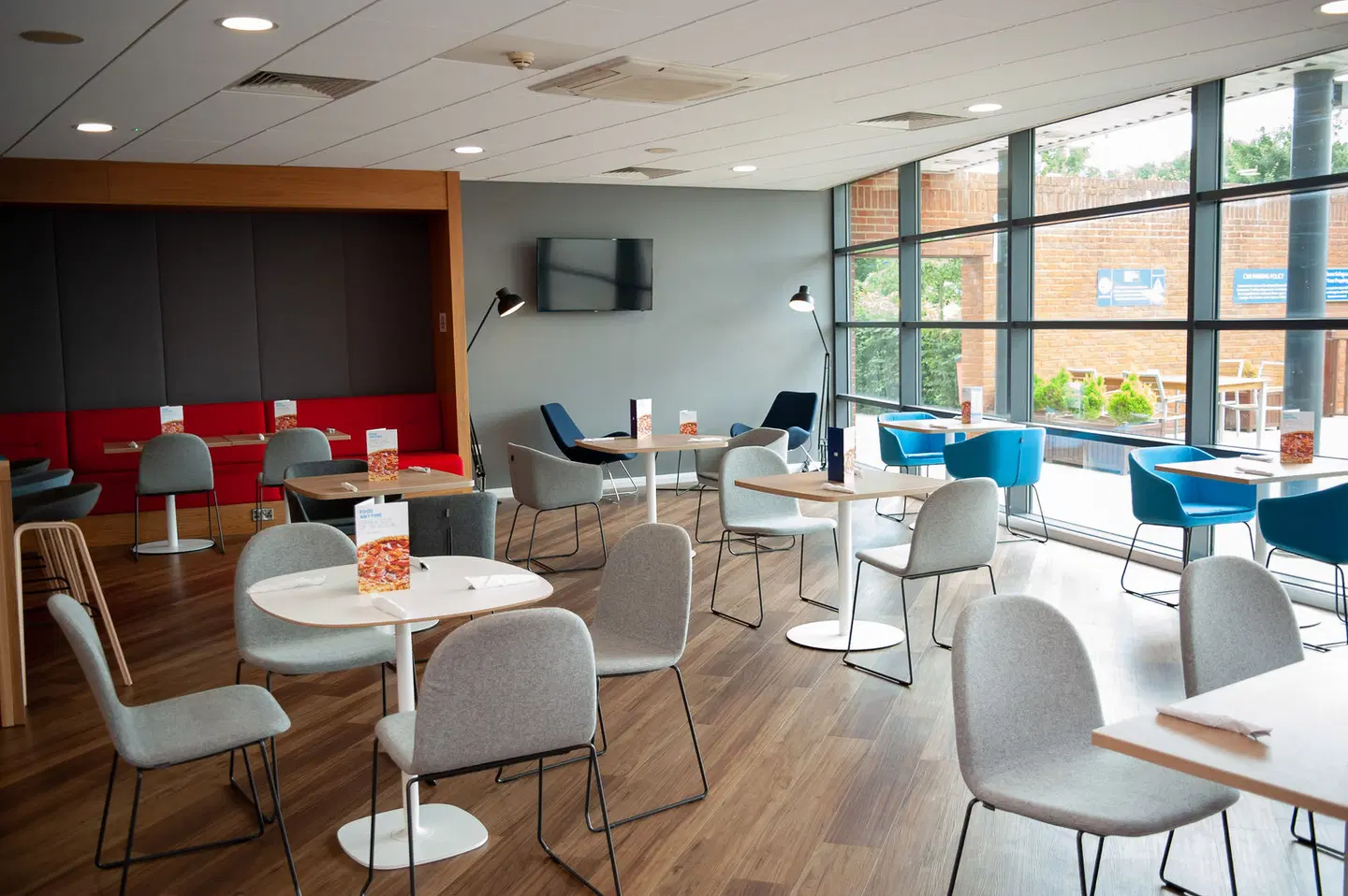 Holiday Inn Express Folkestone - Channel Tunnel by IHG LOUNGE_LOBBY