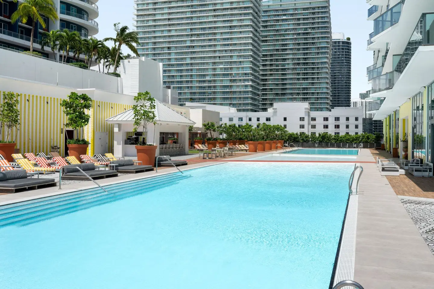 DUA Miami, Autograph Collection OUTDOOR_POOL