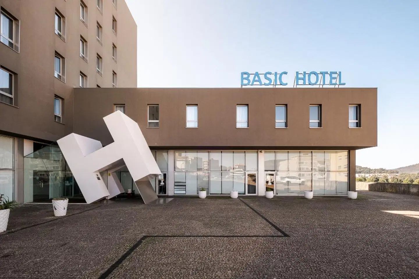 Basic Braga by Axis EXTERIOR