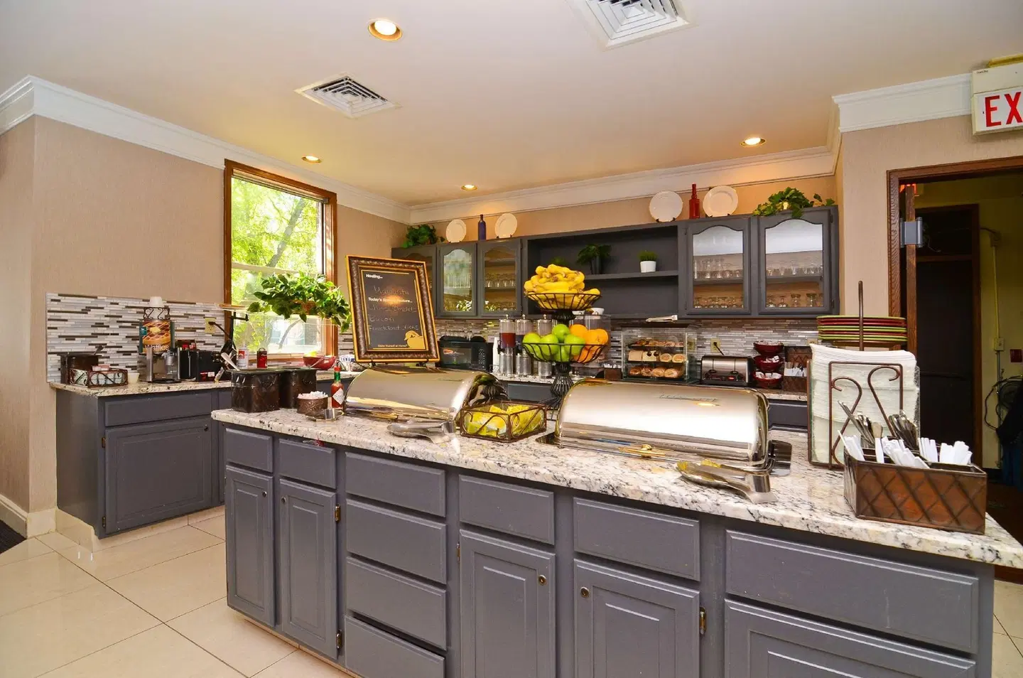Homewood Suites by Hilton Chicago - Schaumburg Bar