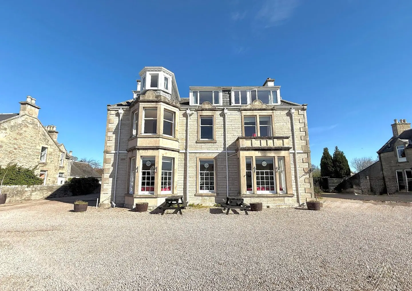 The Clubhouse Hotel EXTERIOR