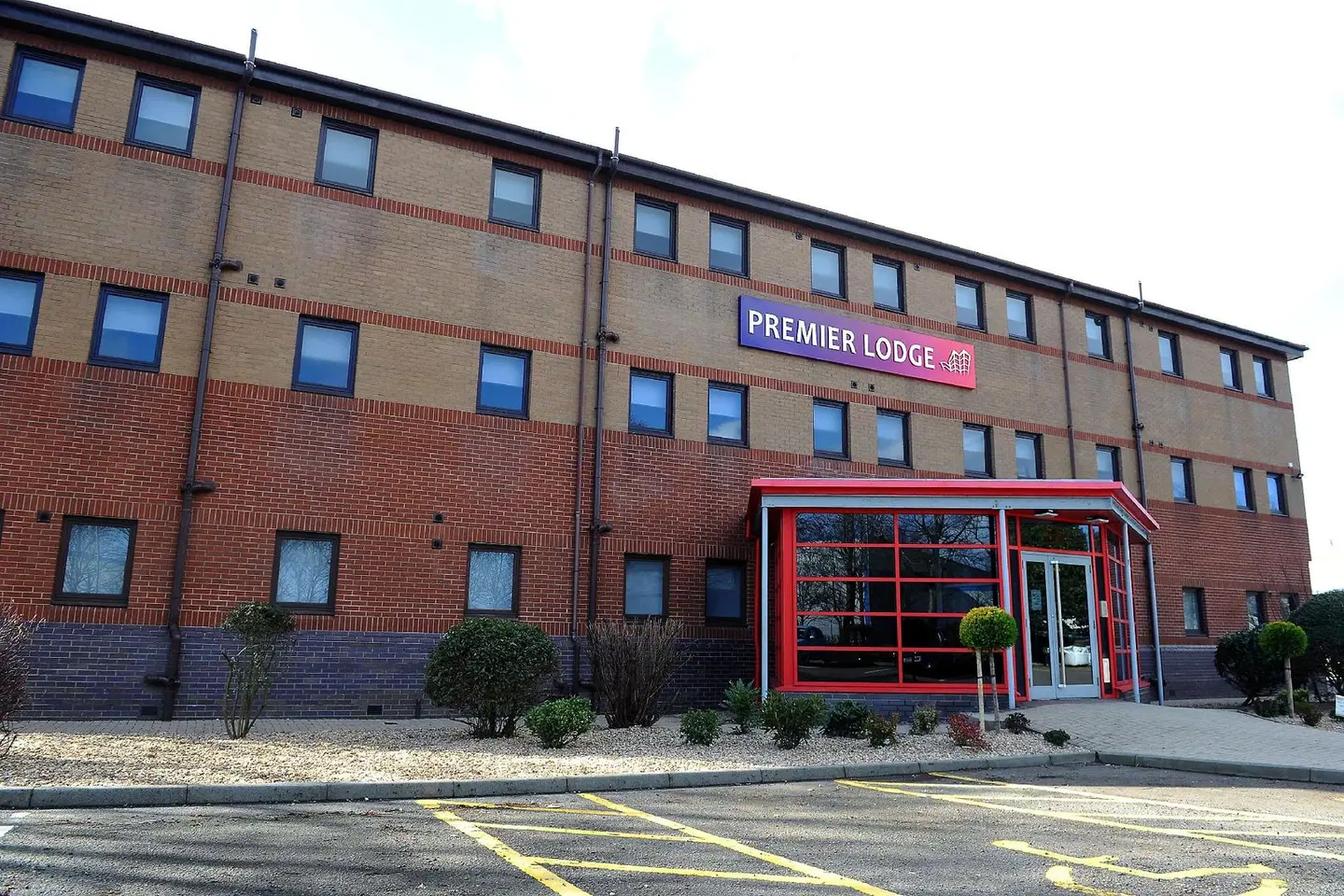 Premier Lodge EXTERIOR