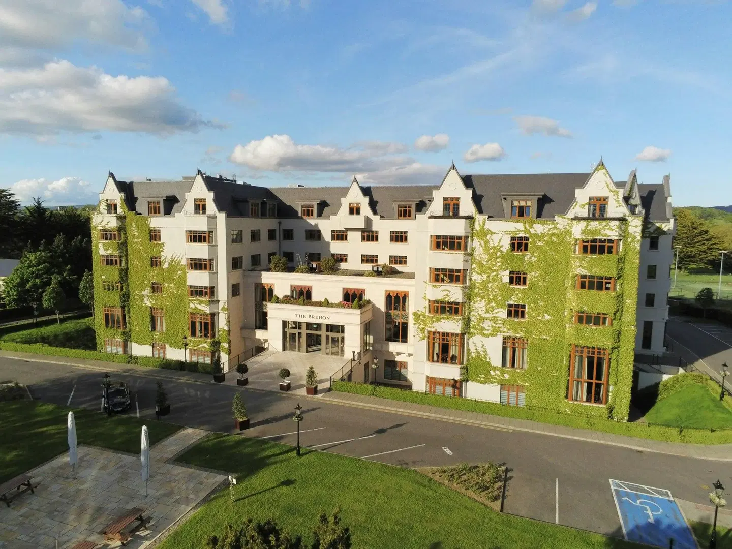 The Brehon Hotel & Spa EXTERIOR