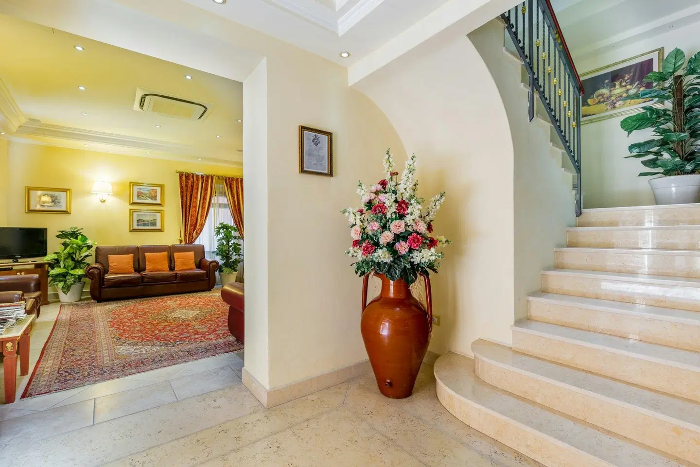 Panorama LOUNGE_LOBBY