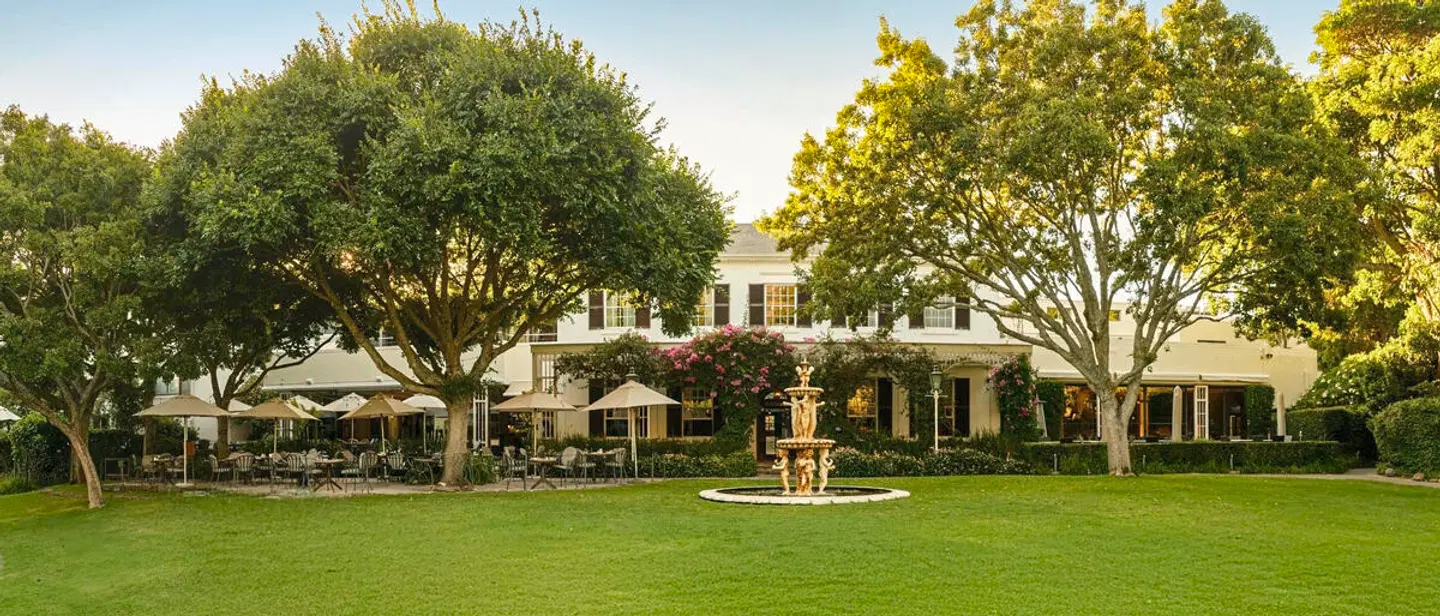 The Vineyard Hotel EXTERIOR