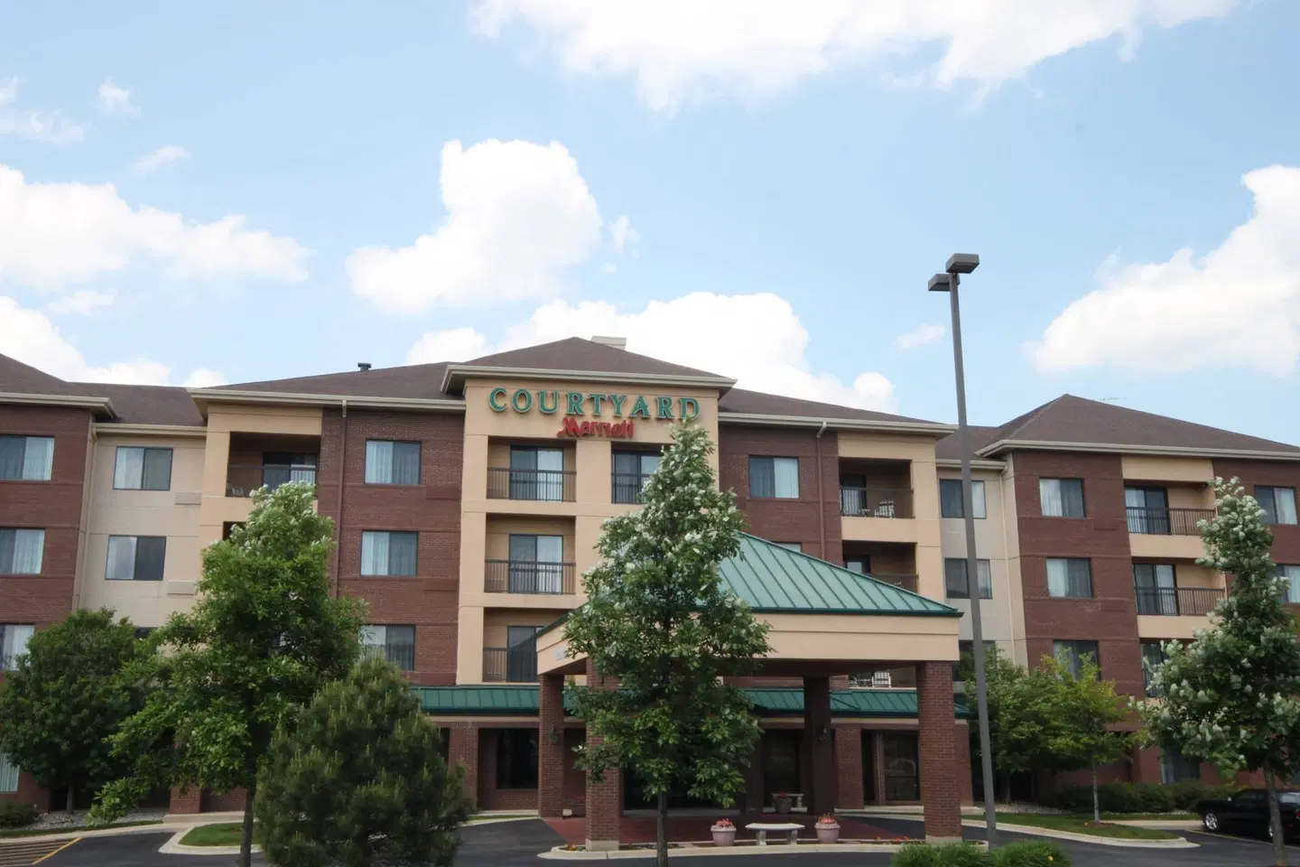 Courtyard by Marriott Chicago Bloomingdale EXTERIOR