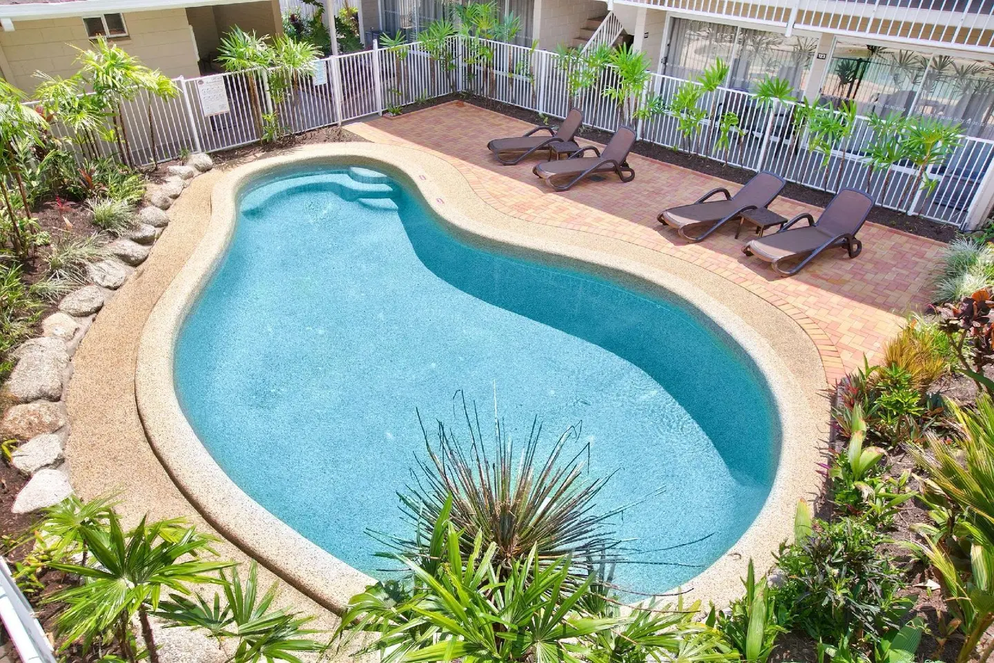 Comfort Inn Cairns City OUTDOOR_POOL
