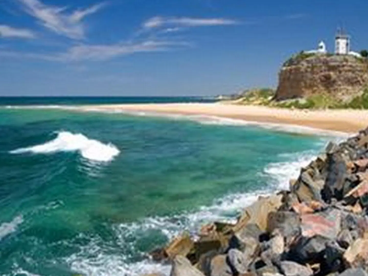 Newcastle Beach YHA Strand