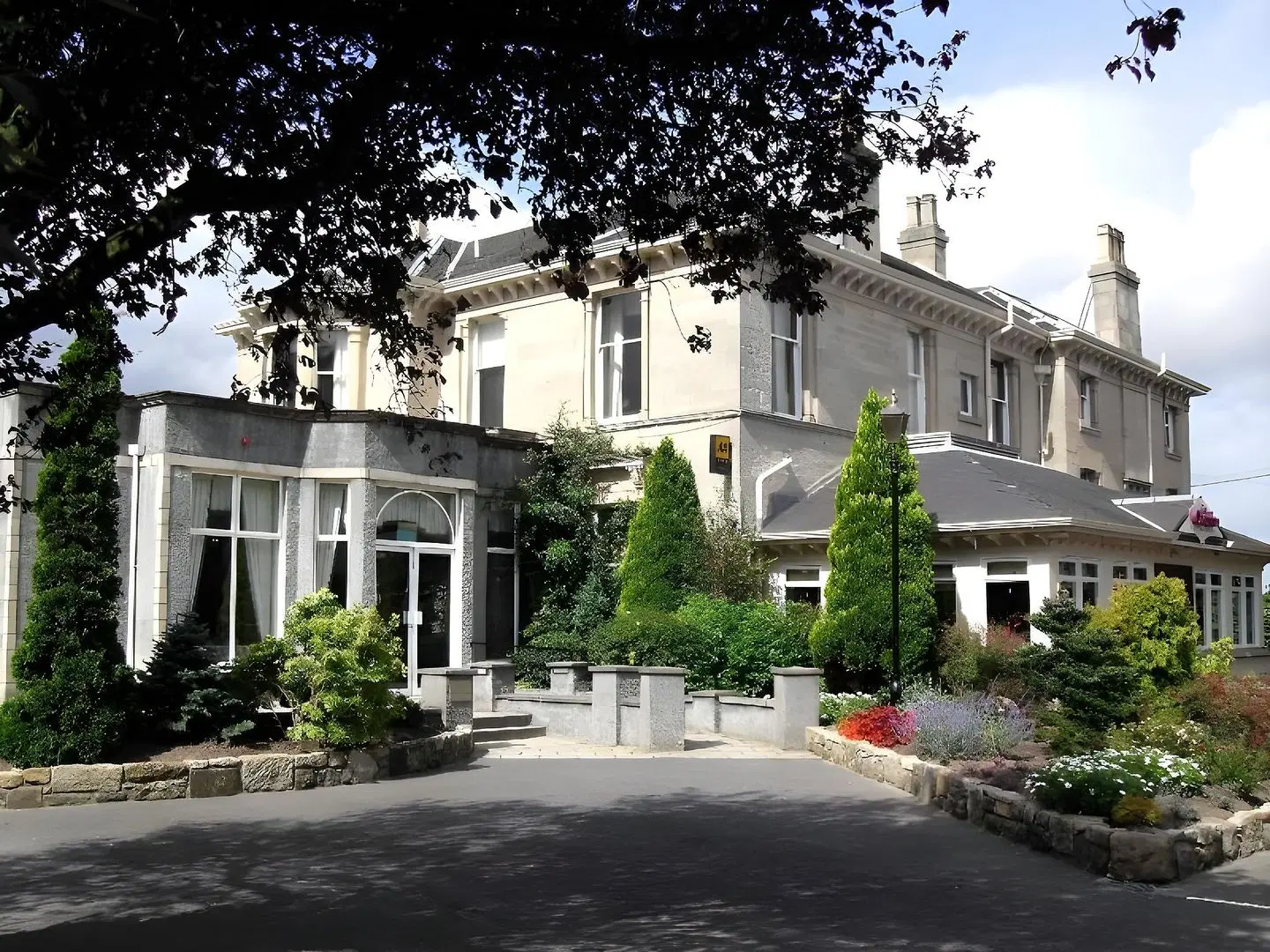 The Grange Manor EXTERIOR
