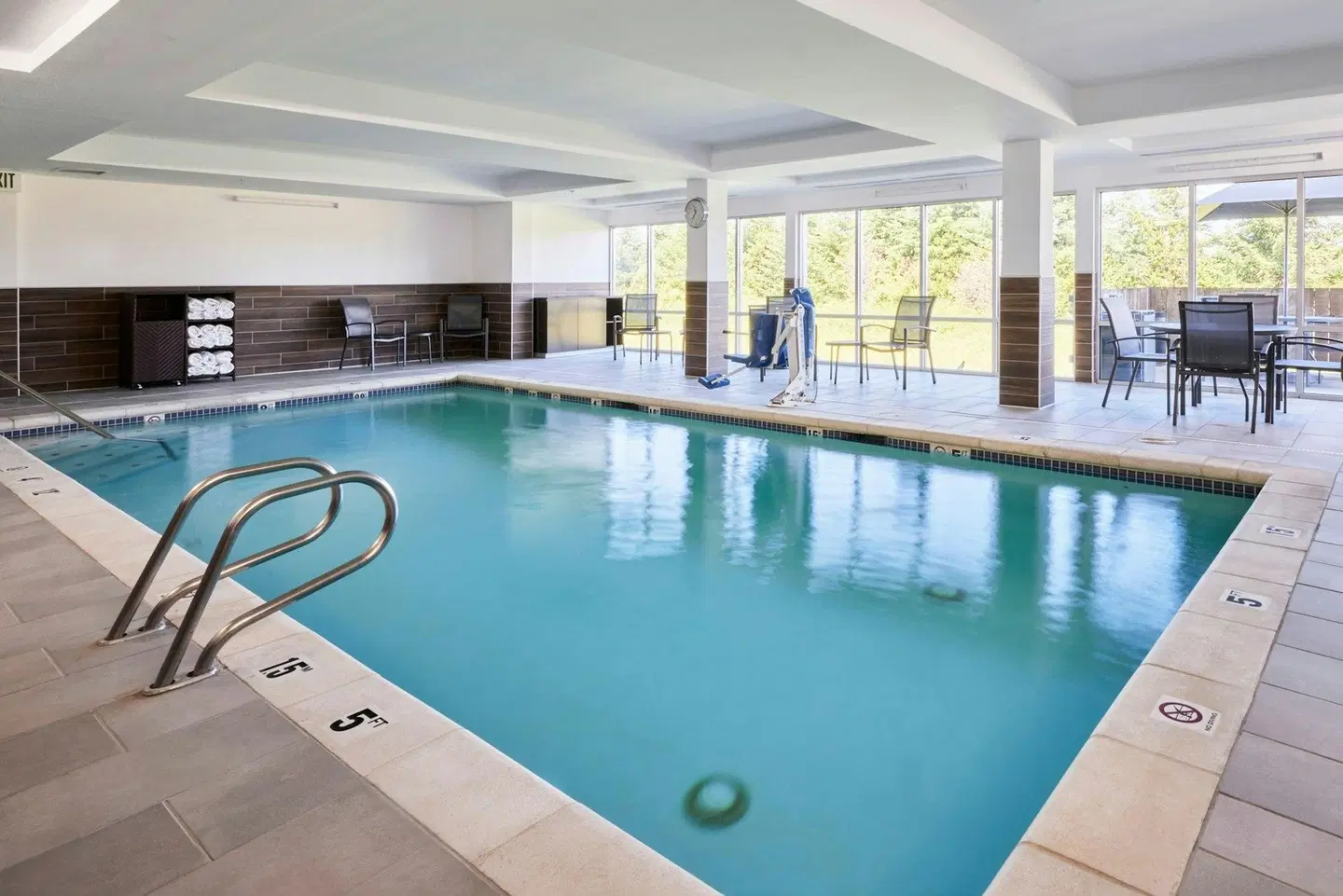 Fairfield by Marriott Inn & Suites Burlington Hallenbad