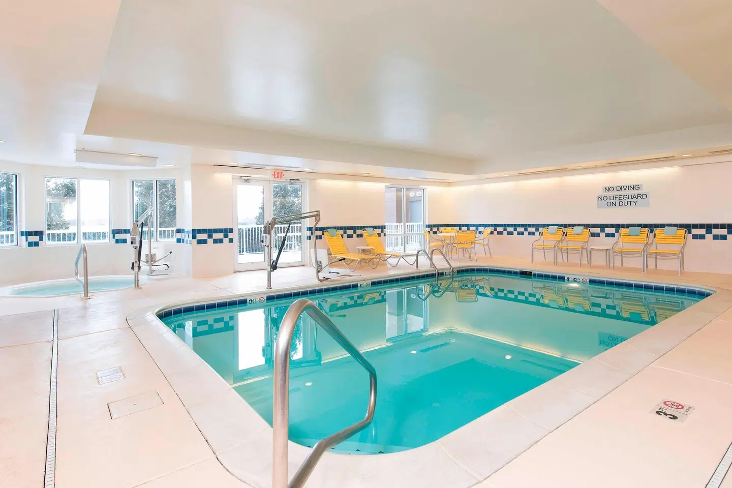 Fairfield Inn & Suites by Marriott Chicago St. Charles Hallenbad