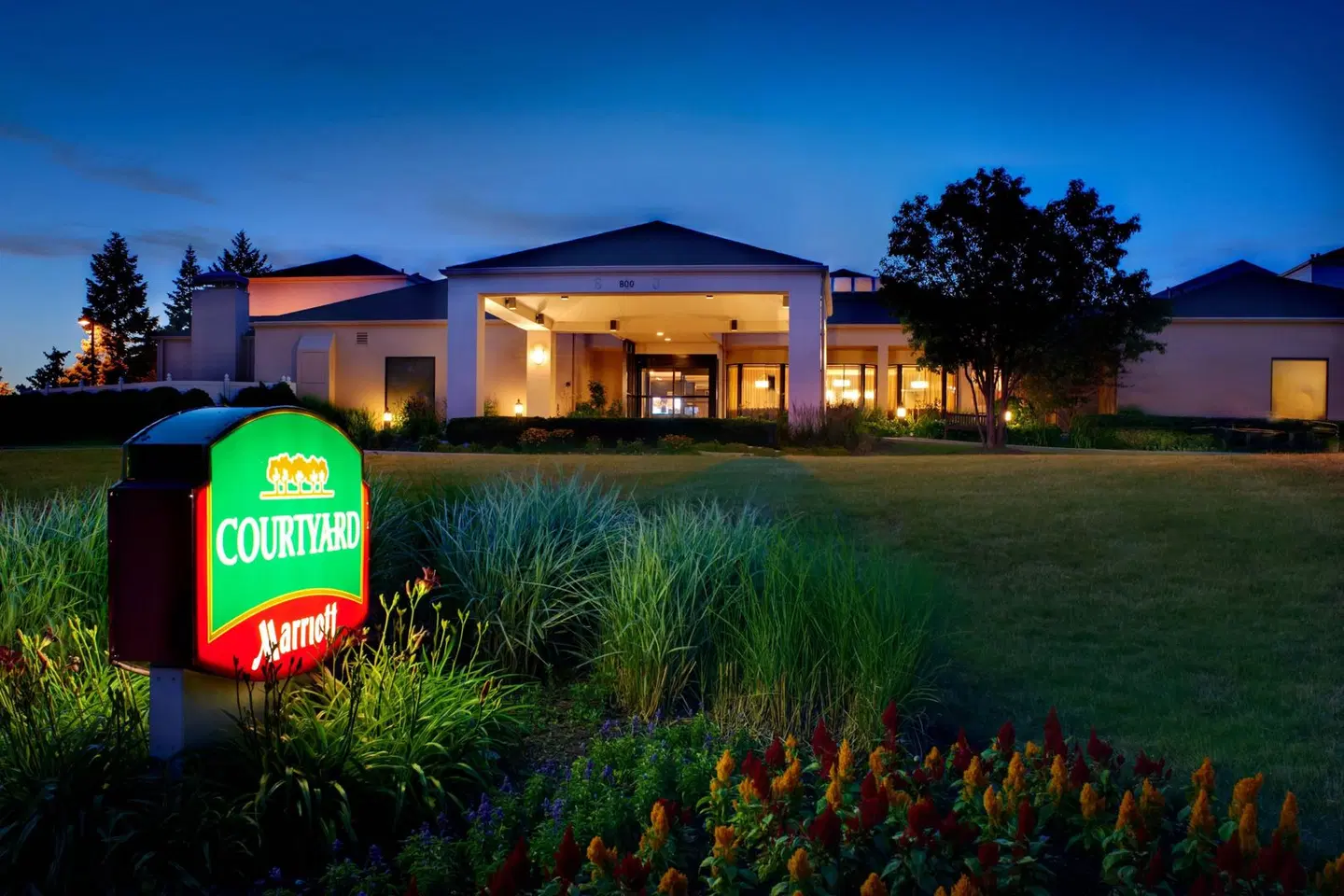 Courtyard by Marriott Chicago Deerfield EXTERIOR