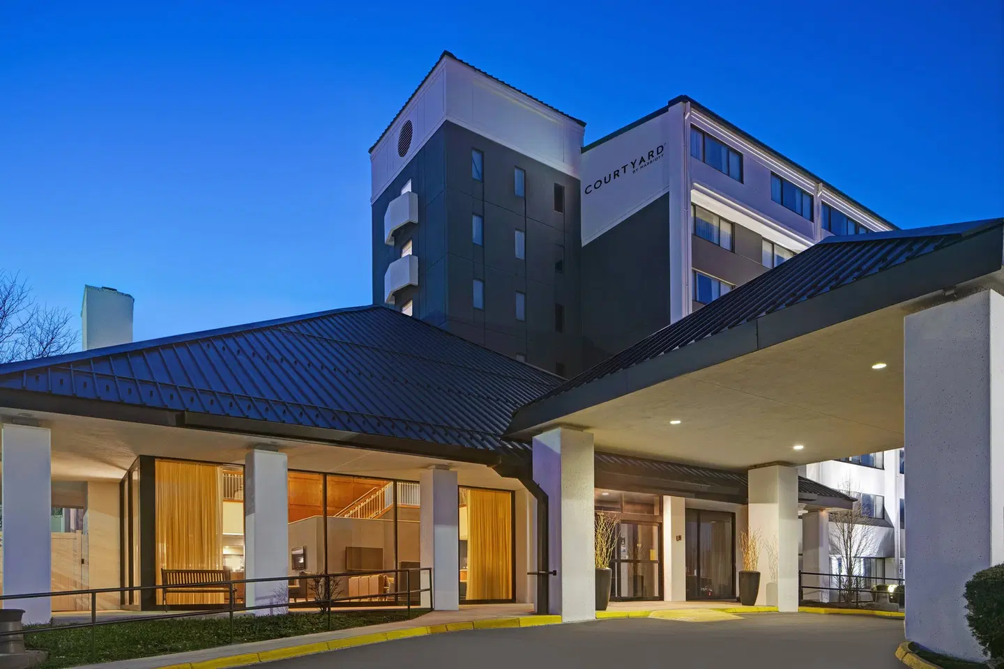 Courtyard by Marriott Chicago Elmhurst/Oakbrook Area EXTERIOR