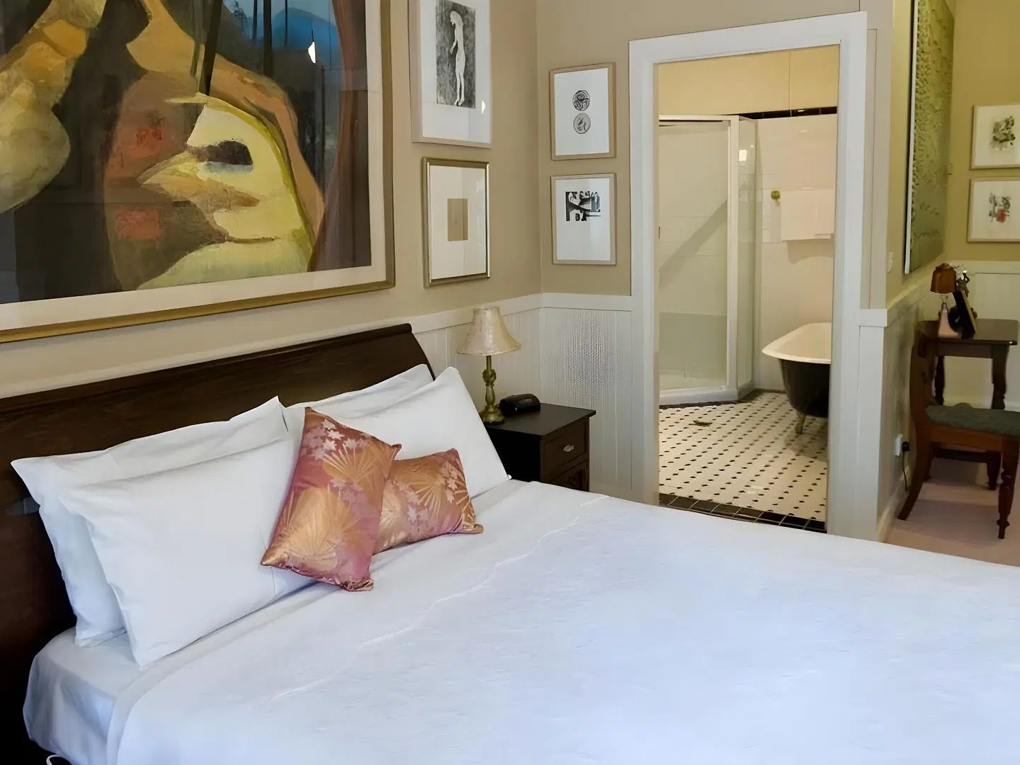 The Chalet Guesthouse And Studio ROOM_EXAMPLE