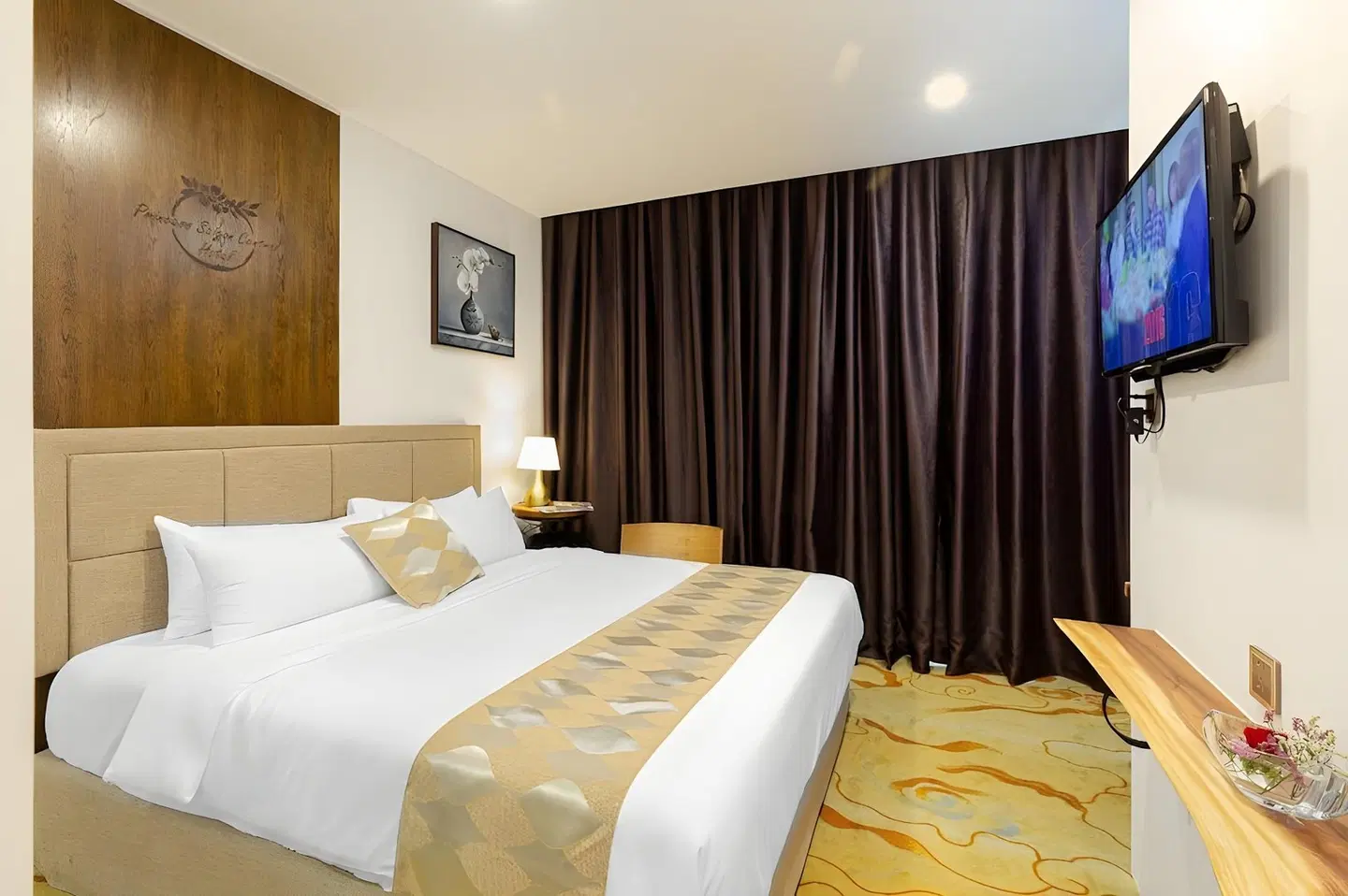 Nesta Hotel Saigon ROOM_EXAMPLE