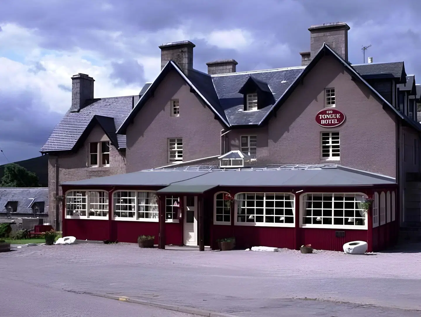 The Tongue Hotel EXTERIOR