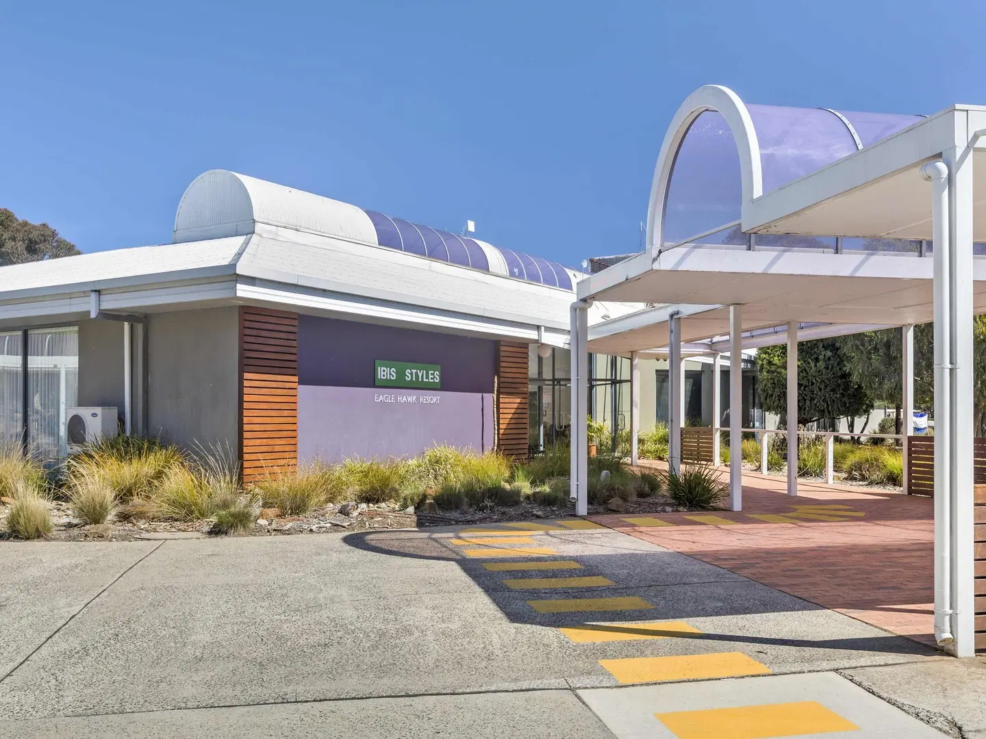 ibis Styles Canberra Eaglehawk EXTERIOR