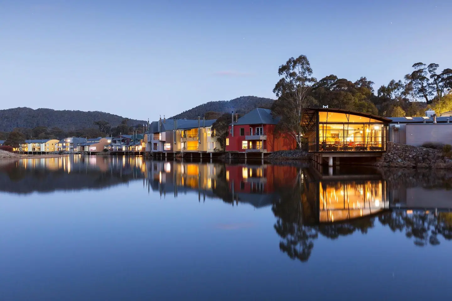 Novotel Lake Crackenback Resort and Spa OUTDOOR_POOL