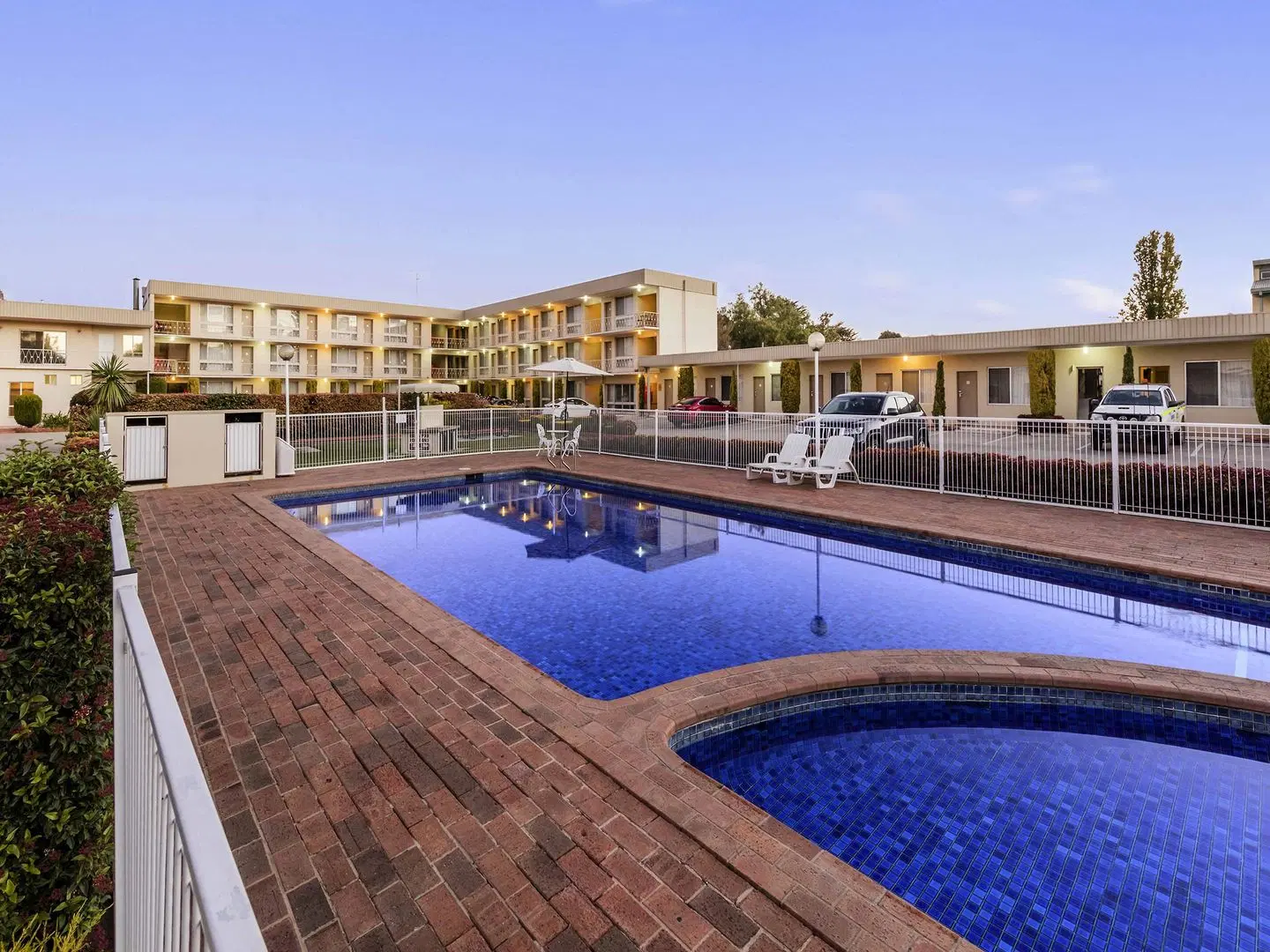 BreakFree Queanbeyan OUTDOOR_POOL