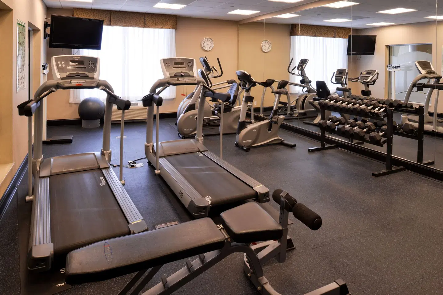 Holiday Inn Express & Suites Halifax Airport by IHG SPORTS_AND_LEISURE